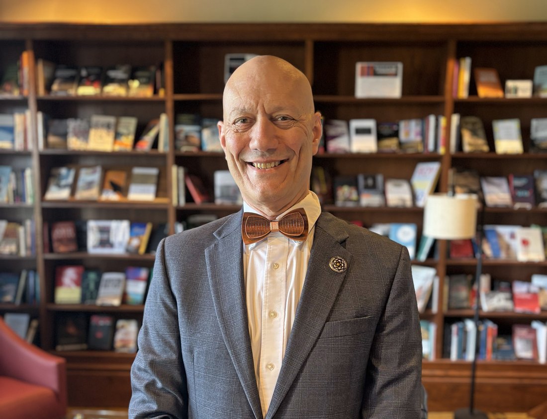 Gerry Greenberg in Tolley Library.
