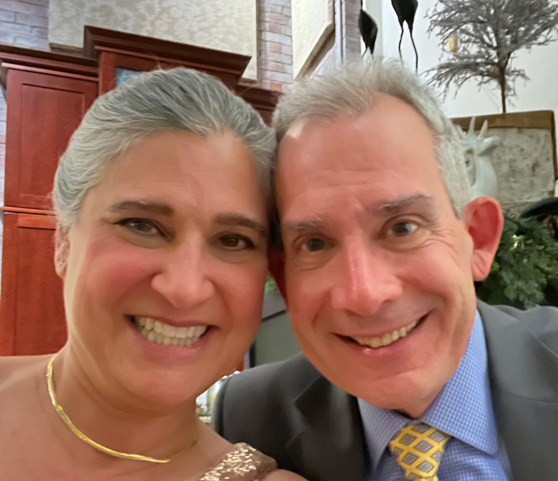Linda and Joe Bockskopf smiling.