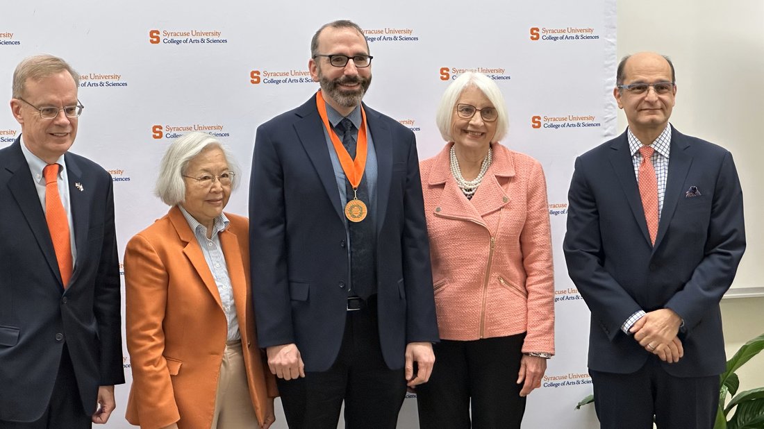 Chancellor Kent Syverud, Dr. Ruth Chen, Alexander Maloney, Interim Vice Chancellor and Provost Lois Agnew and A&S Dean Behzad Mortazavi pose for a group photo