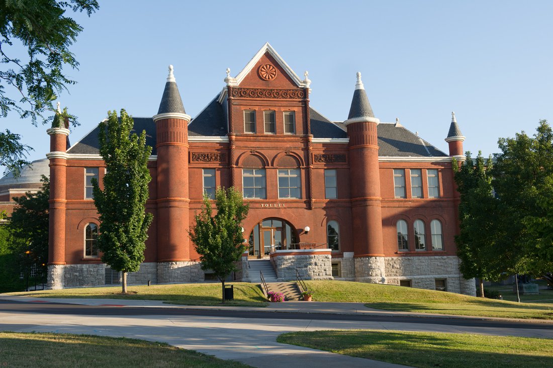 The historic Tolley Humanities Building, home to the Syracuse University Humanities Center