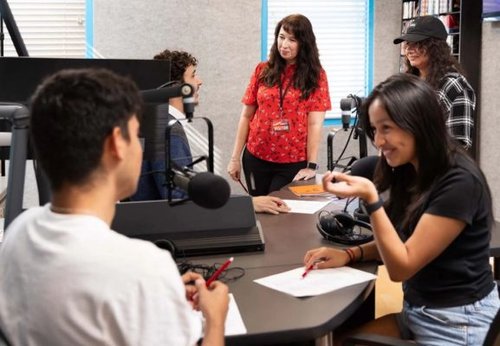 Emma-and-students-577x400