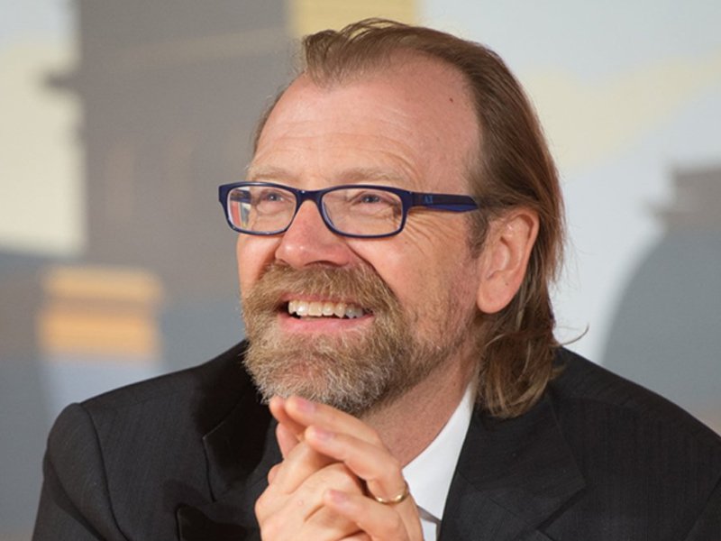 Portrait of George Saunders.