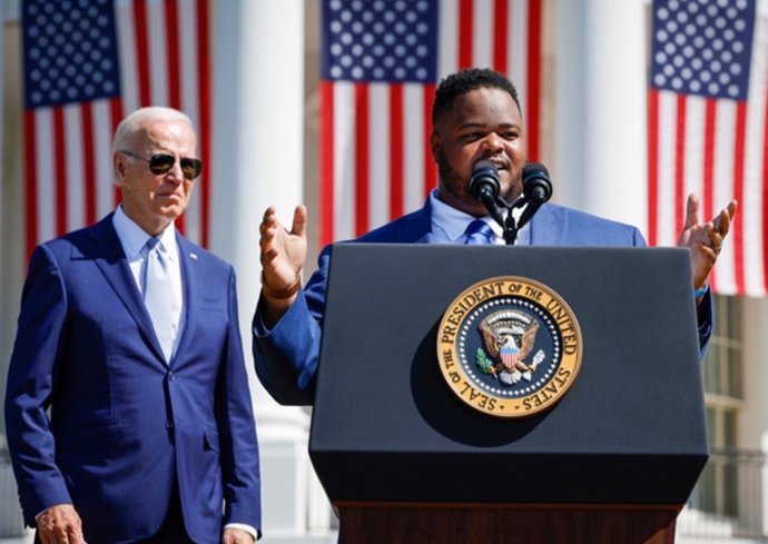 Josh Aviv with President Joe Biden.