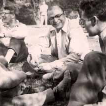 people enjoying a picnic