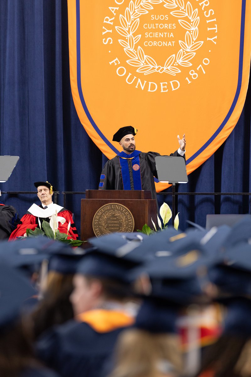 Boris Sanchez ’09, an award-winning journalist and nationally recognized television news anchor, served as this year’s alumni speaker.