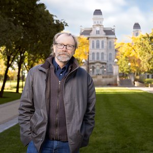 George Saunders in front of Hall of Languages