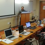 Dr. Teng-Leong Chew instructing the FIJI Image Processing and Analysis Workshop.