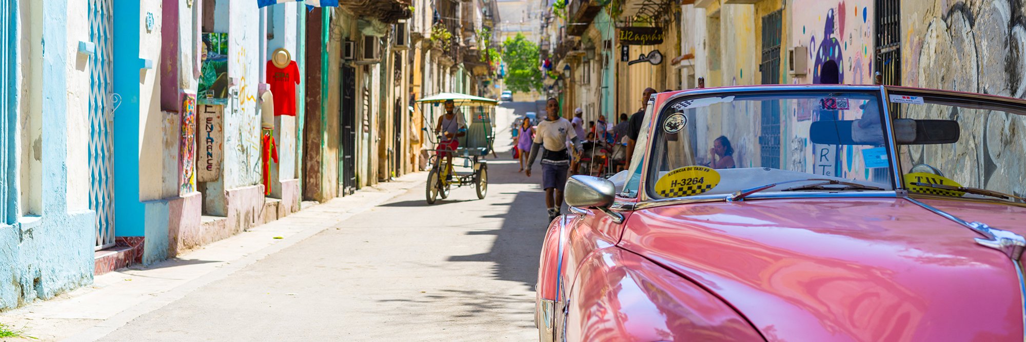 cuban street with vibrant colors
