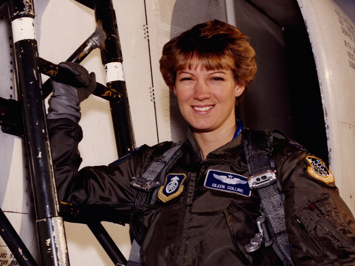 Eileen Collins in pilot's uniform.