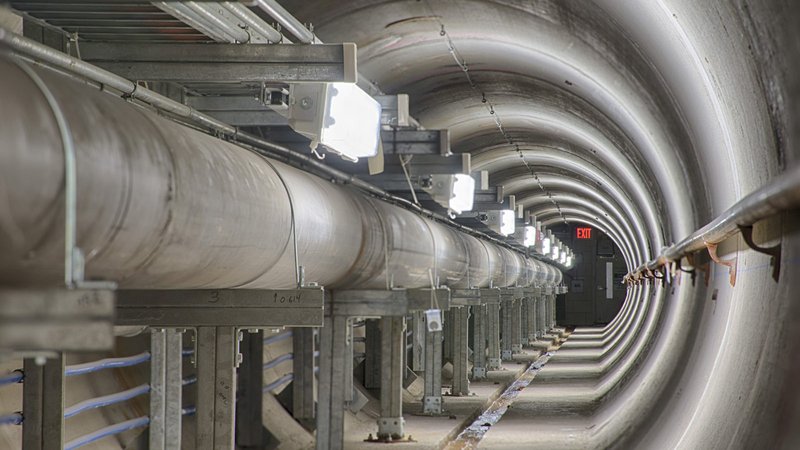 Fermilab neutrino beam accelerator
